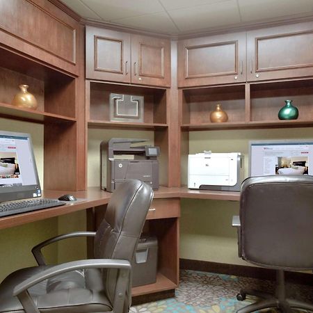 Hilton Garden Inn Worcester Bagian luar foto