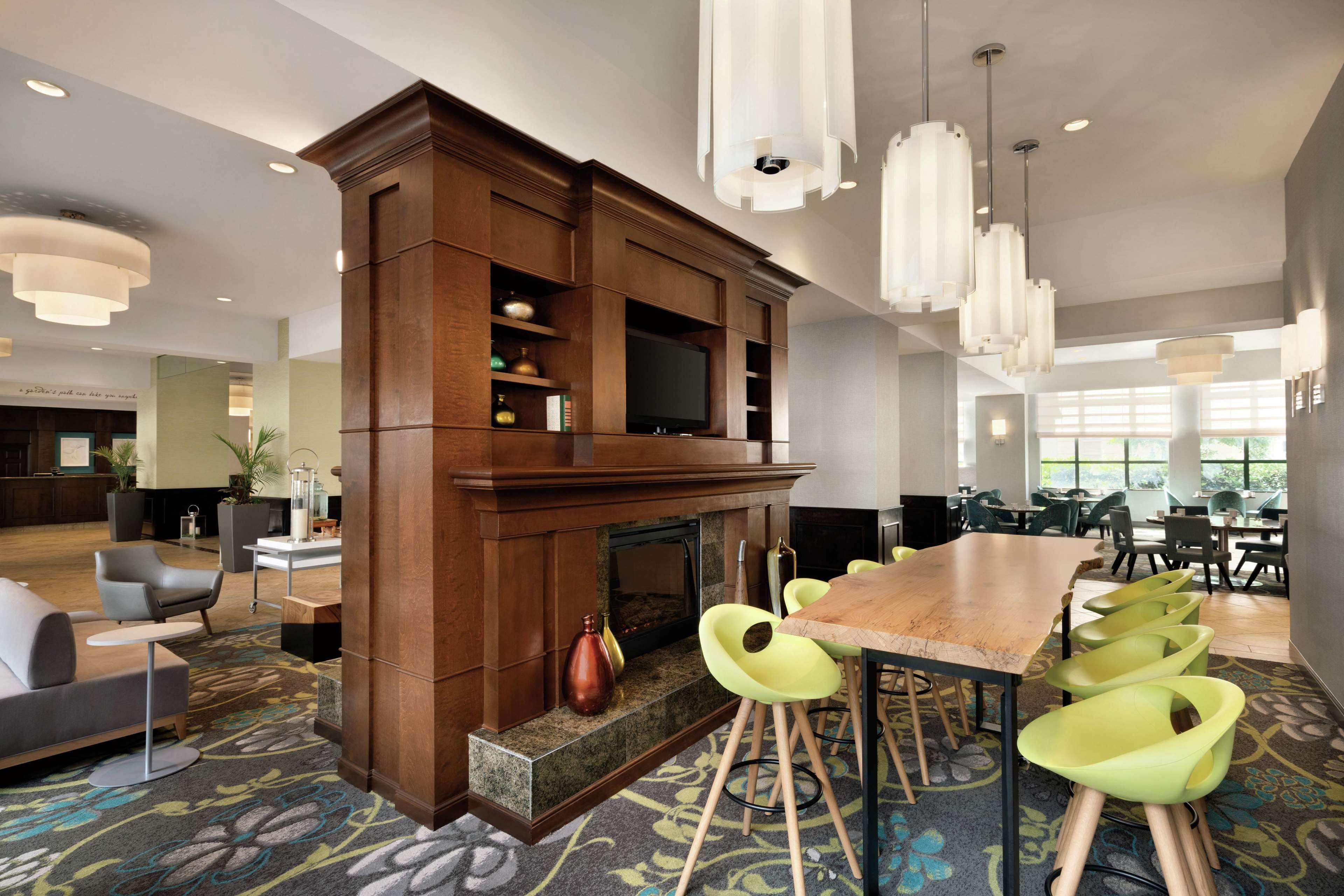 Hilton Garden Inn Worcester Bagian luar foto