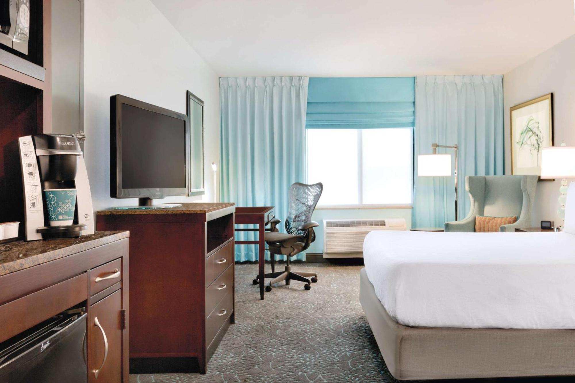 Hilton Garden Inn Worcester Bagian luar foto