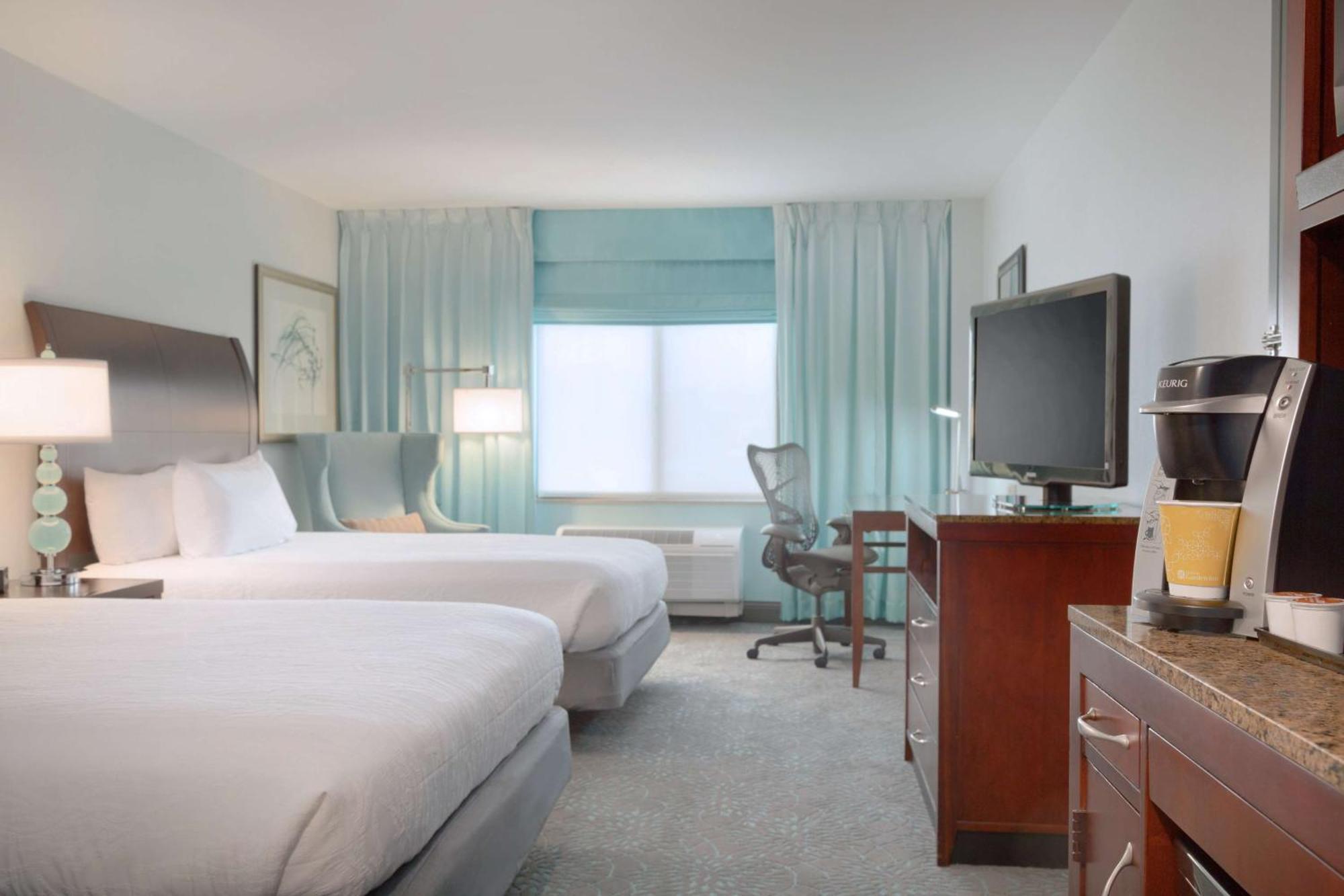 Hilton Garden Inn Worcester Bagian luar foto