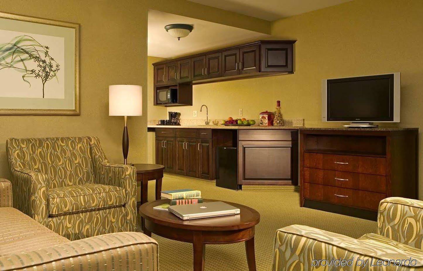 Hilton Garden Inn Worcester Bagian luar foto